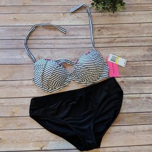 NWT Betsey Johnson bikini top